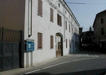 facciata - Appartamento via PRINCIPESSA JOLANDA, 2, Montemagno - foto 9