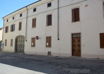 facciata - Appartamento via PRINCIPESSA JOLANDA, 2, Montemagno - foto 10