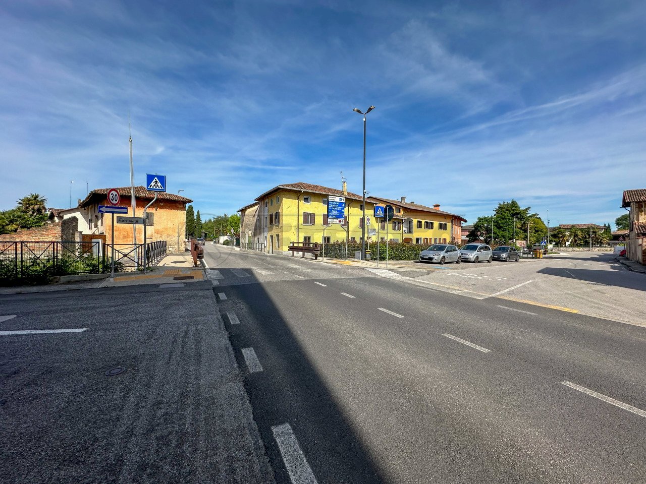 ESTERNI - Locale Commerciale Via Montello 40, Visco - foto 2