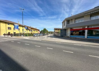 ESTERNI - Locale Commerciale Via Montello 40, Visco - foto 3