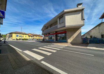 ESTERNI - Locale Commerciale Via Montello 40, Visco - foto 5