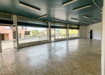 AREA DI PRODUZIONE - Locale Commerciale Via Montello 40, Visco - foto 8