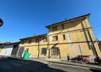 Stabile - Palazzo Piazza vittorio emanuele, Castagnole Piemonte - foto 1