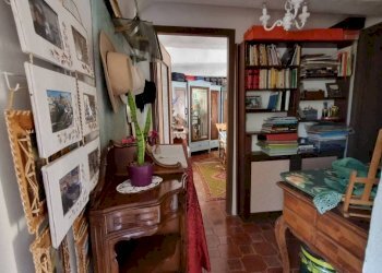 Stanza arredata - Rustico via Roeto, Mombercelli - foto 15