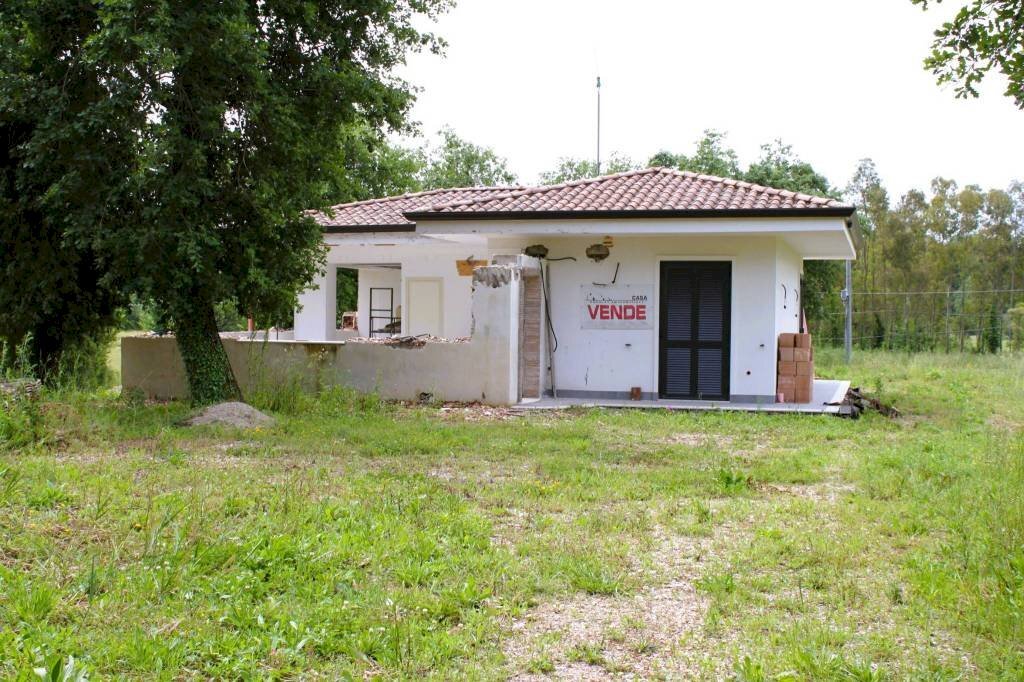 Facciata - Villa via Capodacqua, Spigno Saturnia - foto 2