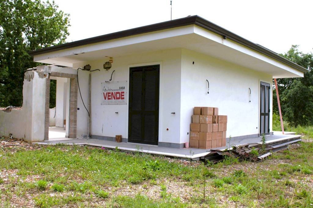 Facciata - Villa via Capodacqua, Spigno Saturnia - foto 3