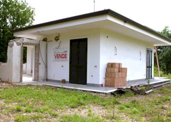 Facciata - Villa via Capodacqua, Spigno Saturnia - foto 3