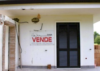 Facciata - Villa via Capodacqua, Spigno Saturnia - foto 12