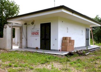 Facciata - Villa via Capodacqua, Spigno Saturnia - foto 13