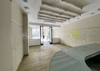 Interno palazzo - Negozio via Vittorio Emanuele, 100, Bordighera - foto 5