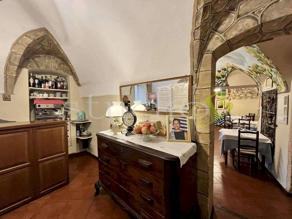 Stanza arredata - Ristorante via Verdi, snc, Seborga - foto 2