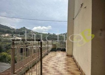 Terrazzo - Casa indipendente via Libero Alborno, snc, Ventimiglia - foto 4