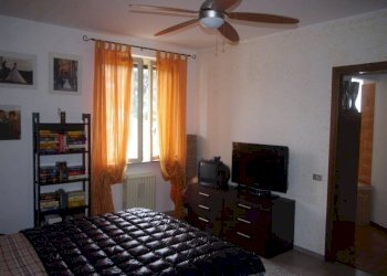 Camera da letto - Four-room apartment Somma Lombardo - photo 11