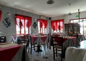 Interno non residenziale - Ristorante strada Piobesi, Carignano - foto 9