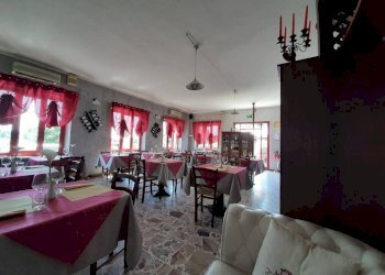 Salone - Ristorante strada Piobesi, Carignano - foto 10