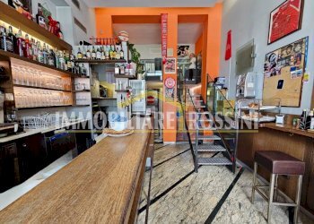 locale - Bar Tavola Calda - Fredda piazza Monte Grappa, 6, Varese - foto 12