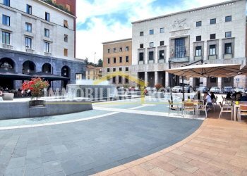 piazza - Bar Tavola Calda - Fredda piazza Monte Grappa, 6, Varese - foto 15