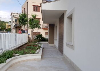 5 - ESTERNO.jpg - Villa Modica - foto 11