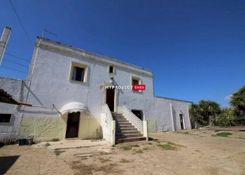 Locale Commerciale Via Per Monte Mesola, Crispiano - foto 1