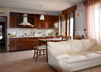 Quadrilocale Via Antonio Fogazzaro, Corbetta - foto 1