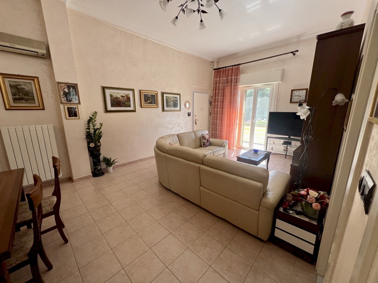 Q2433.jpeg - Four-room apartment Viale delle Palme, Taggia - photo 1