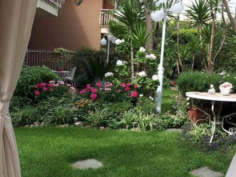 giardino 1.jpg - Trilocale via Padre Semeria 330, Sanremo - foto 1
