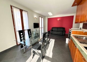 Cucina - Trilocale piazza San Graziano, Arona - foto 5