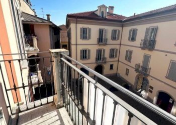 Balcone - Trilocale piazza San Graziano, Arona - foto 8