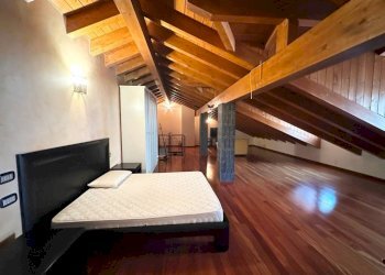 Camera da letto - Trilocale piazza San Graziano, Arona - foto 21