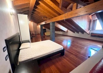 Camera da letto - Trilocale piazza San Graziano, Arona - foto 22