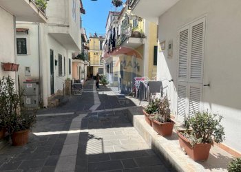 Appartamento via Dottor Venanzio Marone, Lacco Ameno - foto 1