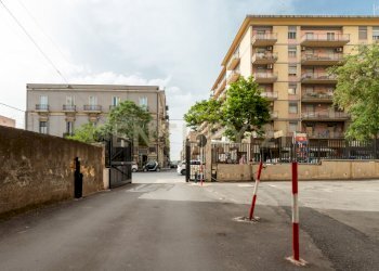 Deposito viale Mario Rapisardi CT (2).jpg - Locale Commerciale Viale Mario Rapisardi 186, Catania - foto 2