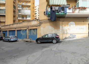 Deposito viale Mario Rapisardi CT (5).jpg - Locale Commerciale Viale Mario Rapisardi 186, Catania - foto 5