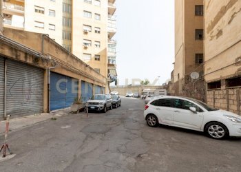 Deposito viale Mario Rapisardi CT (6).jpg - Locale Commerciale Viale Mario Rapisardi 186, Catania - foto 6