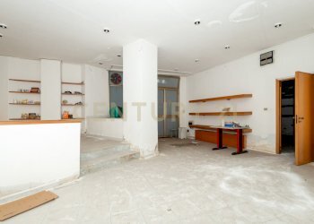 Deposito viale Mario Rapisardi CT (26).jpg - Locale Commerciale Viale Mario Rapisardi 186, Catania - foto 26