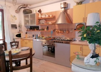 1268325-ocq94i.jpg - Villa a Schiera Via Campo d'Appio 19, Carrara - foto 11