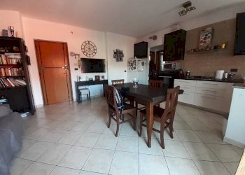 Salone - Trilocale via Speranza, 28, Carignano - foto 3