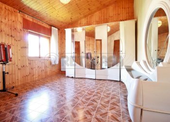 camera da letto piano seconodo - Casa semi indipendente Contrada Selva 25, Montebello Vicentino - foto 14