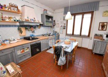 1205639-7n29s.jpg - Porzione di casa Via del Cacciatore 1A, Massa - foto 2