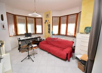 1205639-hvggn41qq4.jpg - Porzione di casa Via del Cacciatore 1A, Massa - foto 3