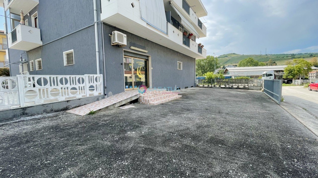 Ingresso - Commercial Premises Pineto - photo 3