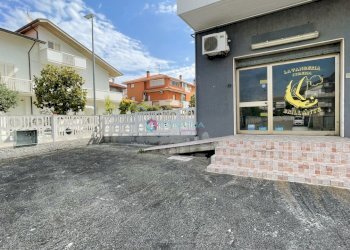 Corte Esterna - Locale Commerciale Pineto - foto 13