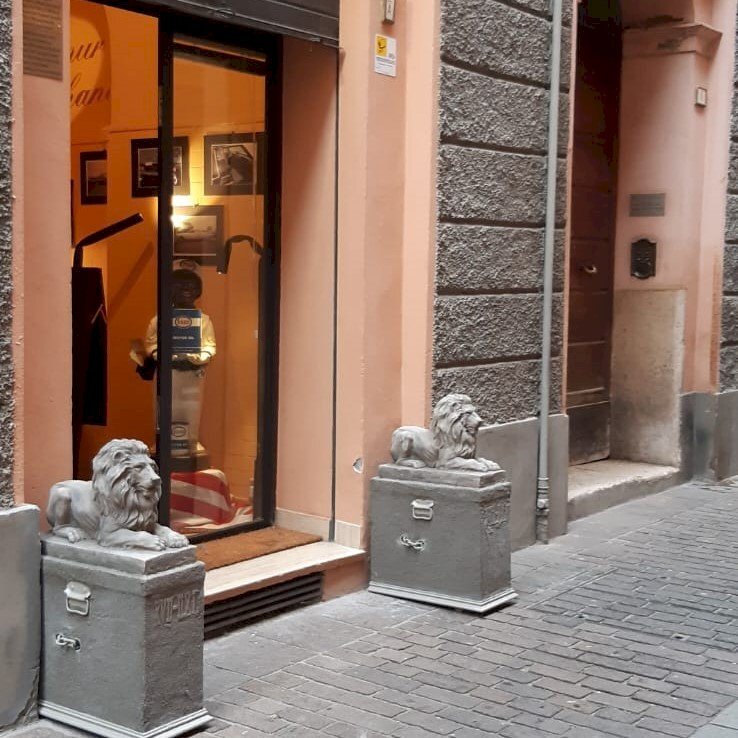 Shop Reggio nell'Emilia - photo 2