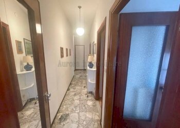 Three-room apartment Via Montevideo, Borghetto Santo Spirito - photo 9