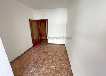 Two-room apartment Via Pisa, Borghetto Santo Spirito - photo 10