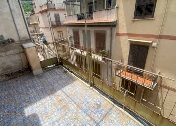 Balcone - Three-room apartment via Giosuè Borsi, Carini - photo 1