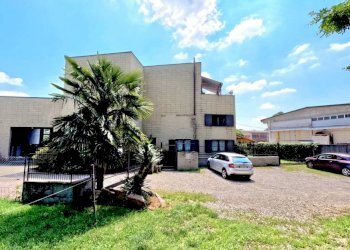 2 - Capannone via Gioacchino Rossini, Mornago - foto 2