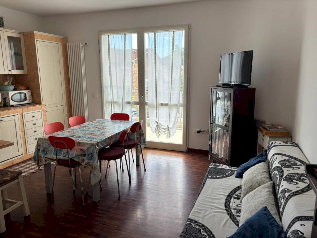 Soggiorno - Three-room apartment viale Carlo Pisacane, Ravenna (neighborhood Marina di Ravenna) - photo 2