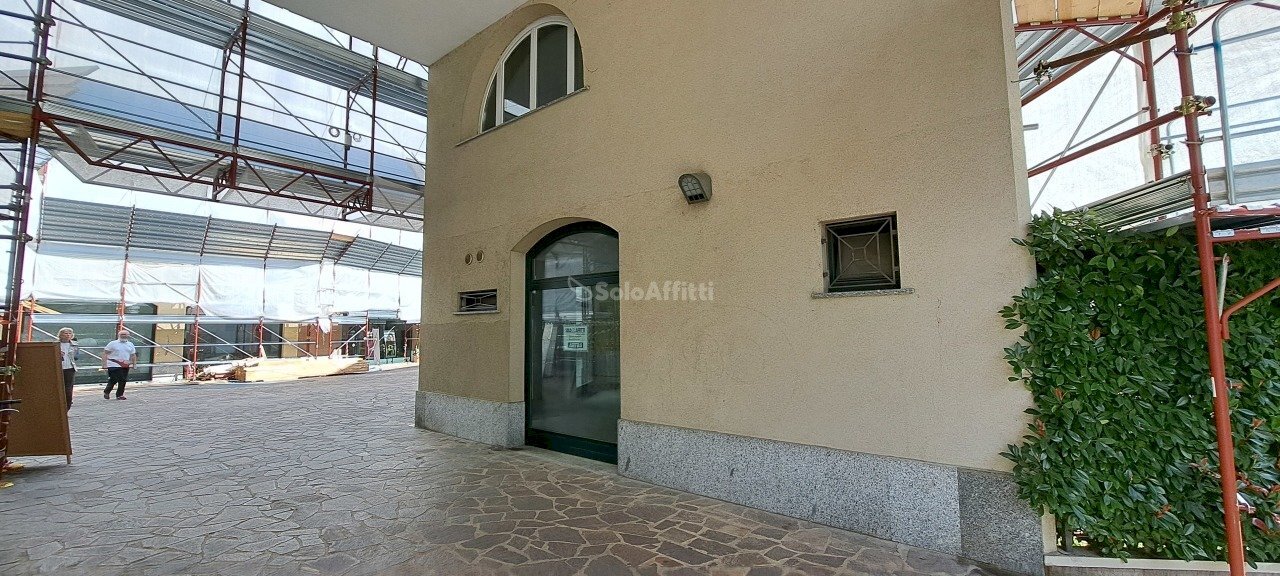 20240528_100952.jpg - Locale Commerciale Vicolo Scuole 1, Saronno - foto 2
