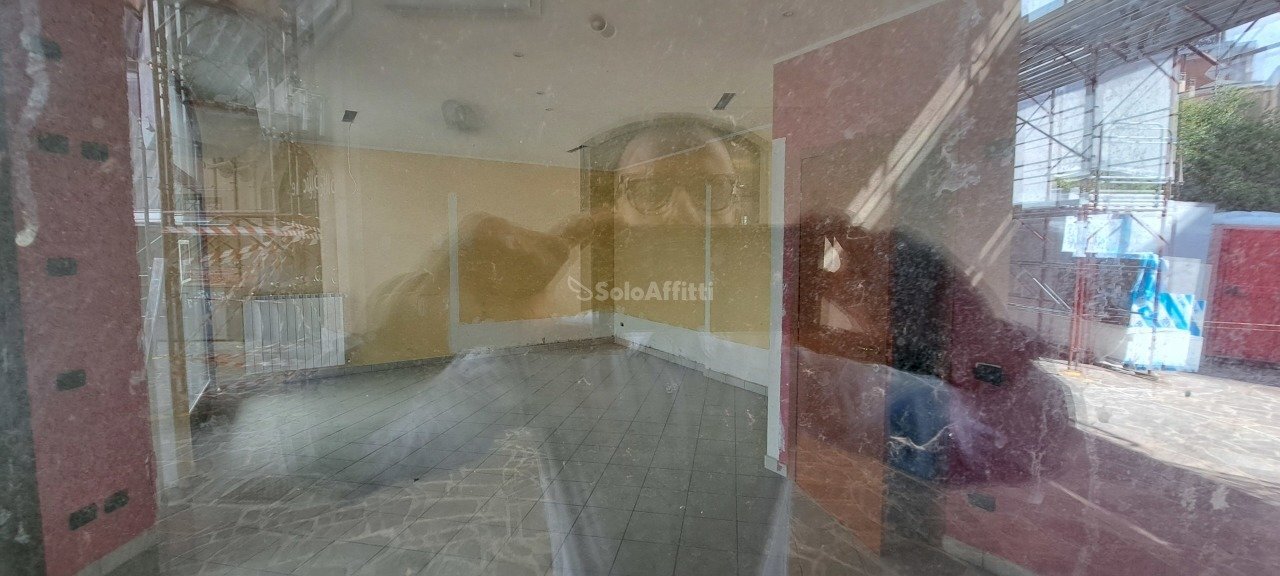 20240528_101005.jpg - Locale Commerciale Vicolo Scuole 1, Saronno - foto 3